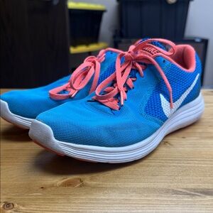 Nike Women's Athletic Shoes in Blue and Pink